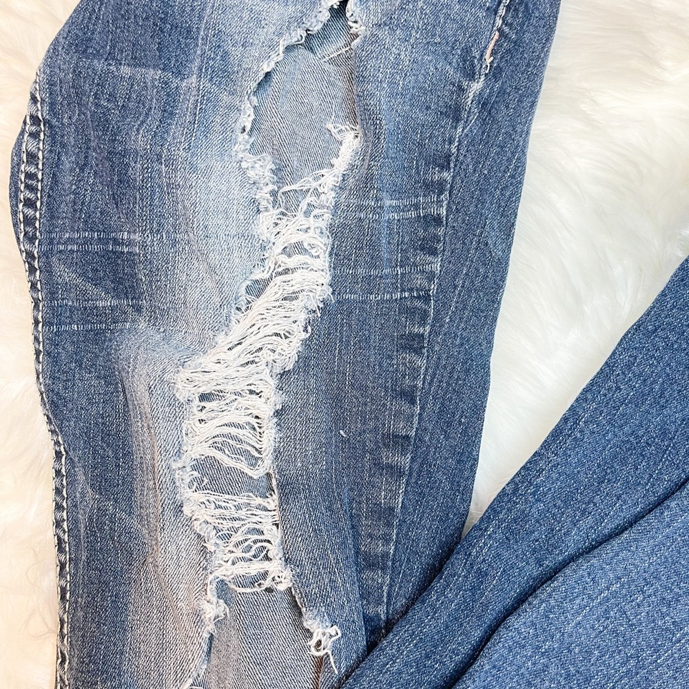 Reign Jeans - Picture 2 of 7